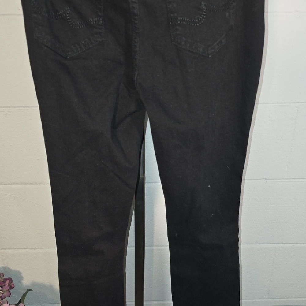 Fashion Nova Black Distressed Women's Jeans - Picture 8 of 14